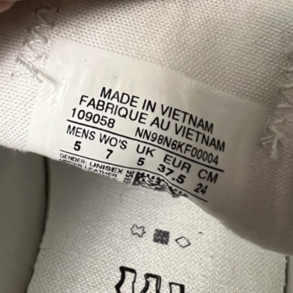 Converse White Leather Chuck Taylor All Star - Picture 2 of 5